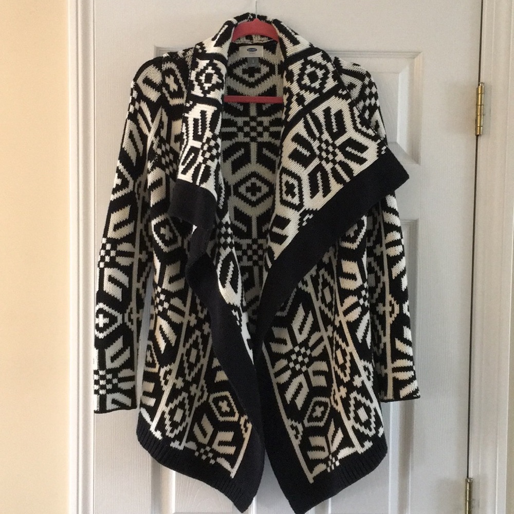 Oversized Black and white sweater